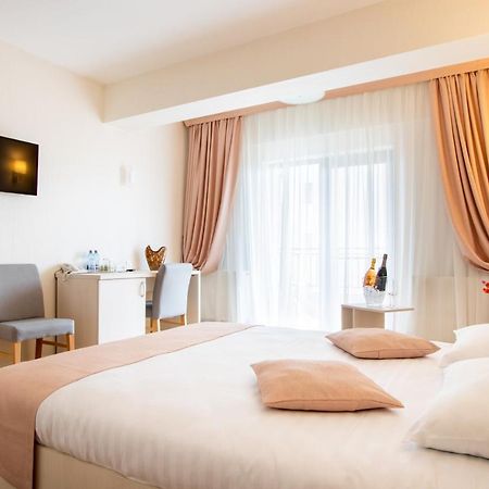 Hotel Bulevard Râmnicu Vâlcea エクステリア 写真
