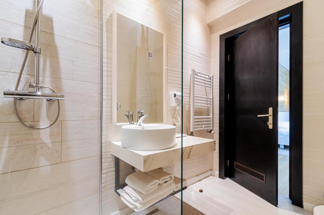 Hotel Bulevard Râmnicu Vâlcea エクステリア 写真