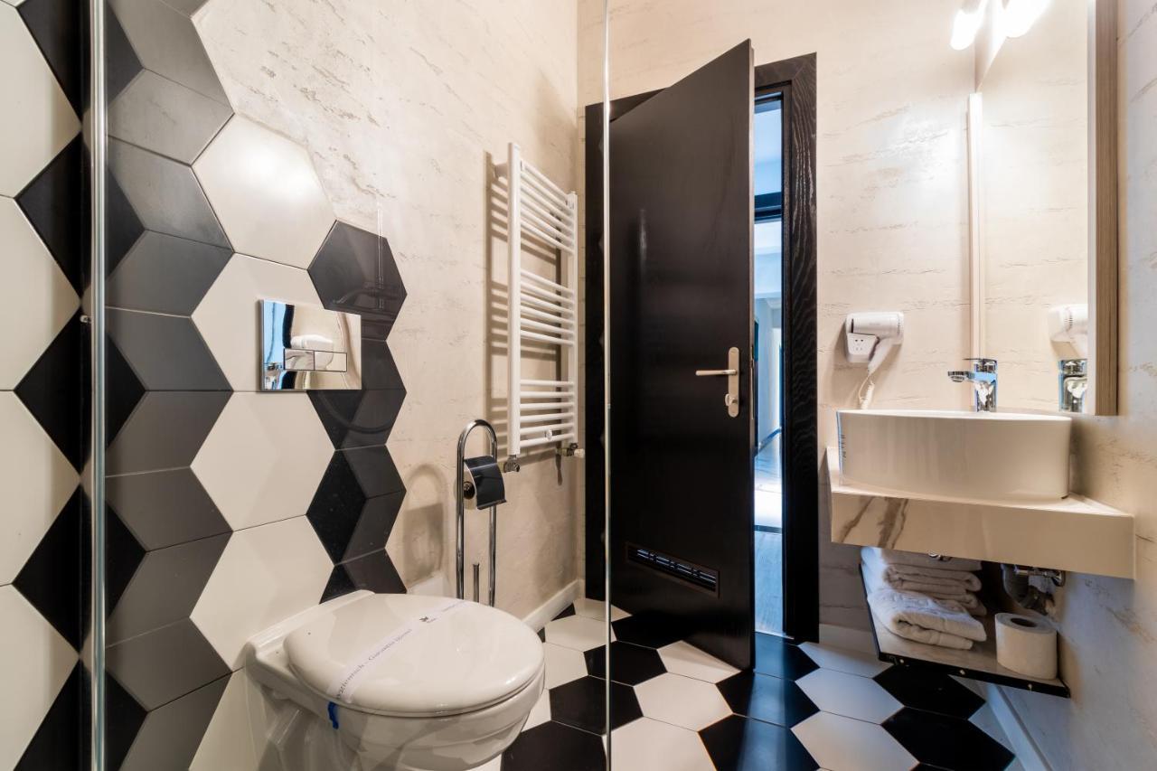Hotel Bulevard Râmnicu Vâlcea エクステリア 写真