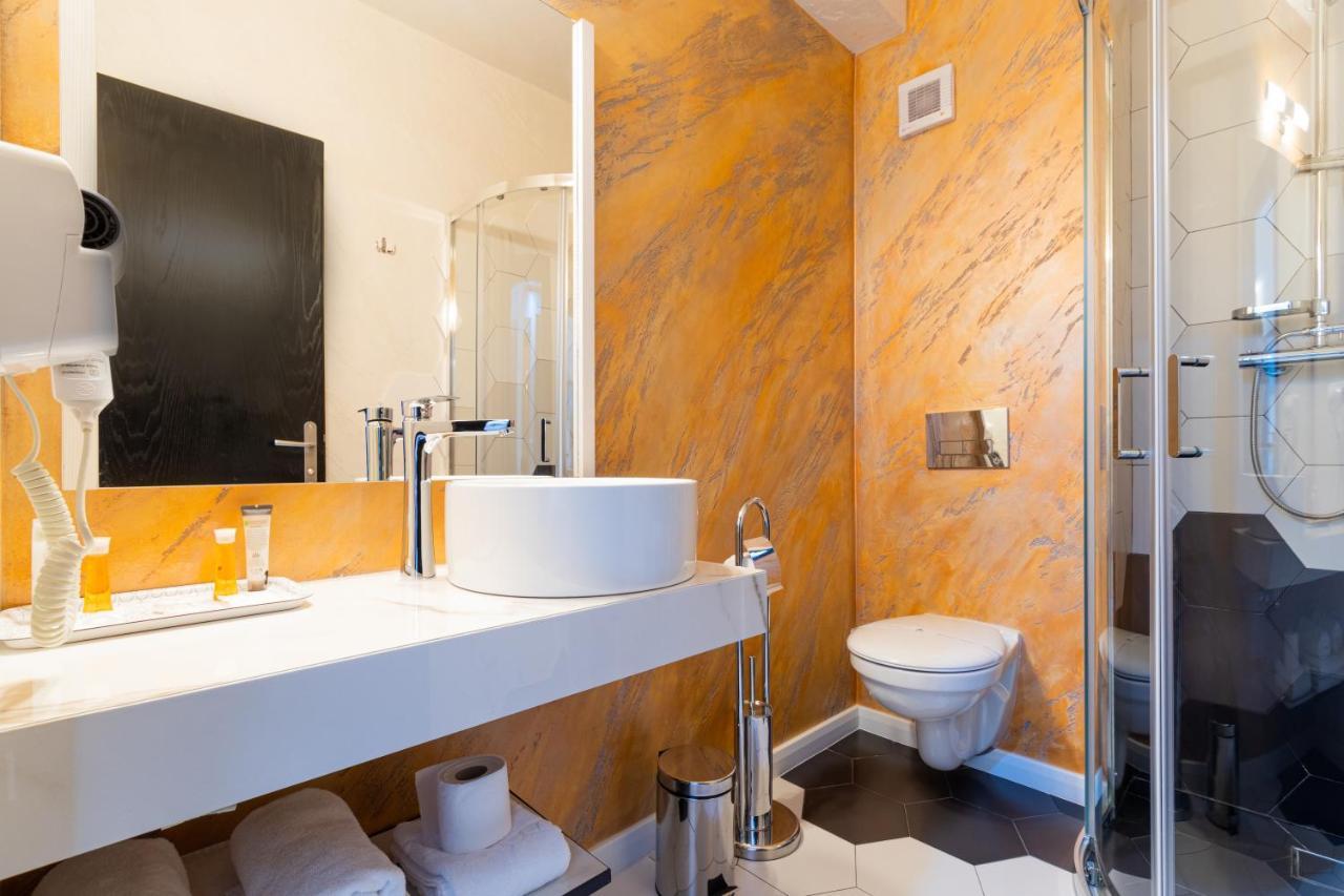 Hotel Bulevard Râmnicu Vâlcea エクステリア 写真