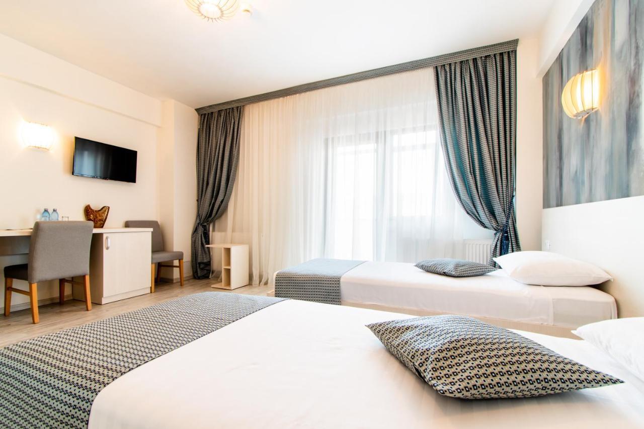 Hotel Bulevard Râmnicu Vâlcea エクステリア 写真