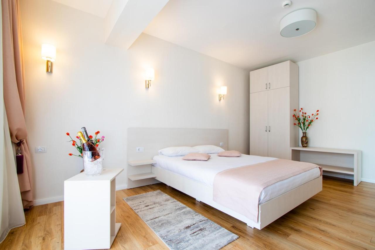 Hotel Bulevard Râmnicu Vâlcea エクステリア 写真