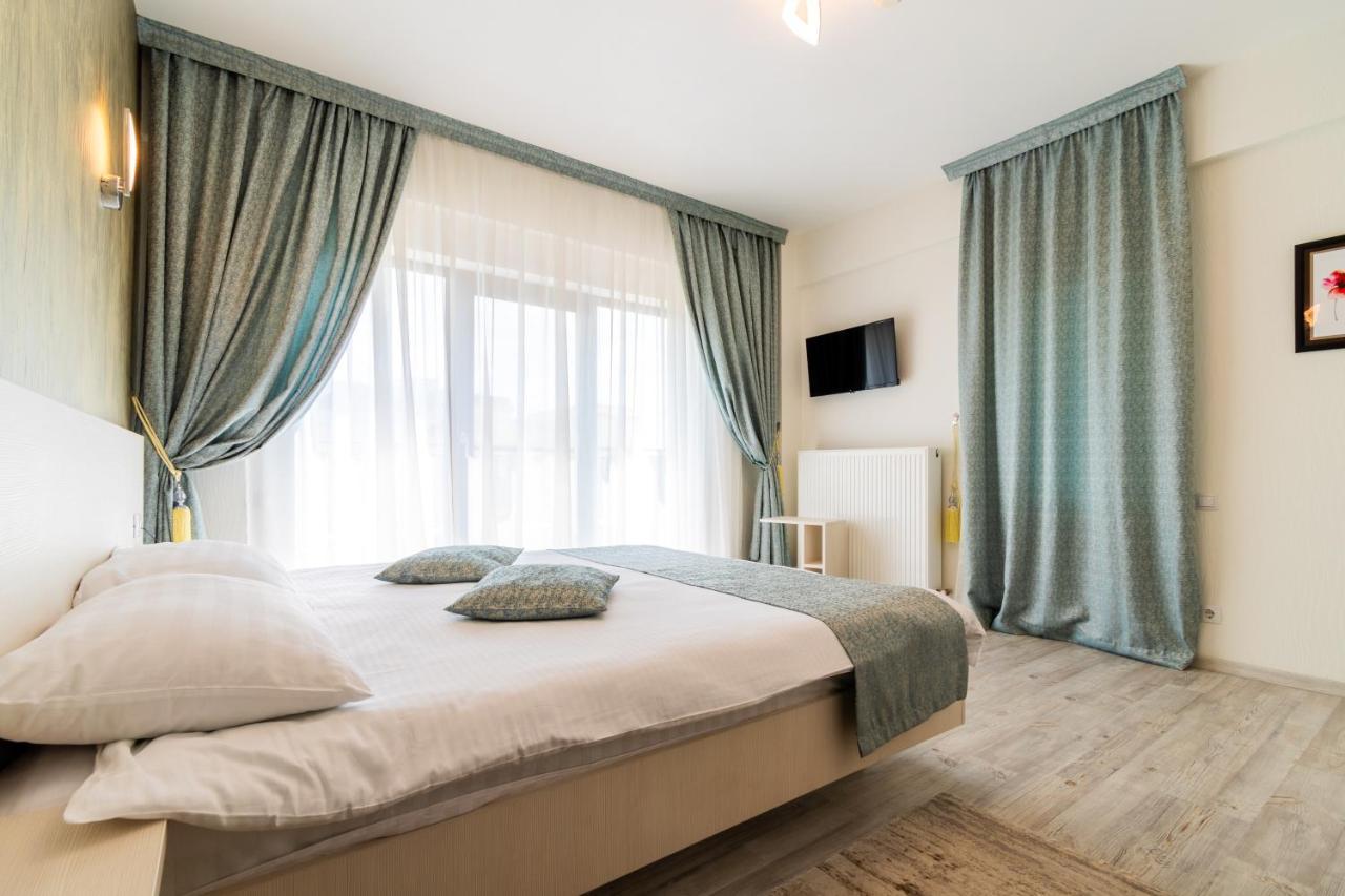 Hotel Bulevard Râmnicu Vâlcea エクステリア 写真