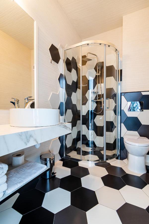 Hotel Bulevard Râmnicu Vâlcea エクステリア 写真