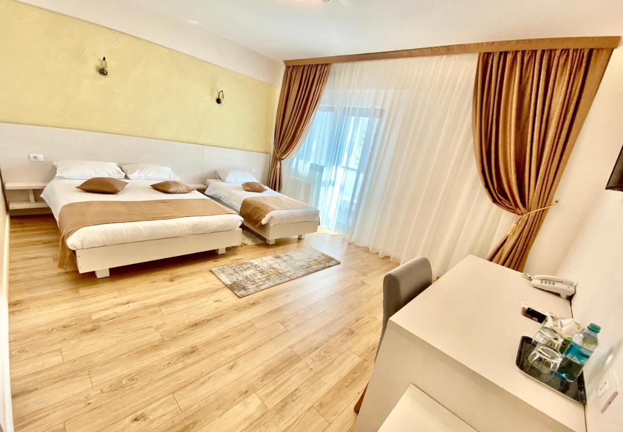 Hotel Bulevard Râmnicu Vâlcea エクステリア 写真