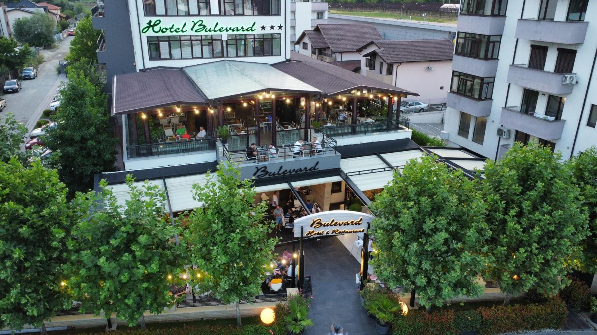 Hotel Bulevard Râmnicu Vâlcea エクステリア 写真