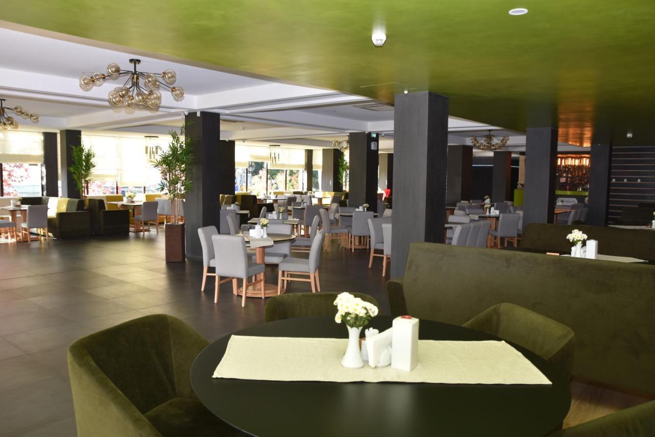 Hotel Bulevard Râmnicu Vâlcea エクステリア 写真