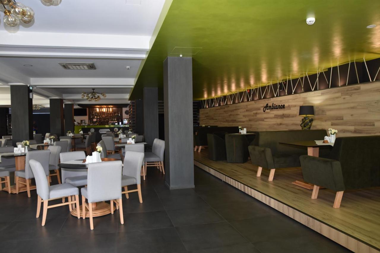 Hotel Bulevard Râmnicu Vâlcea エクステリア 写真