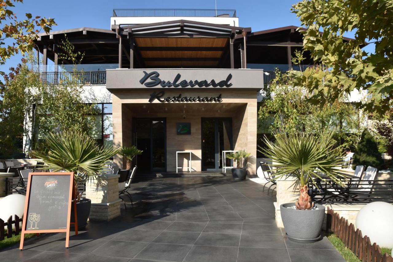 Hotel Bulevard Râmnicu Vâlcea エクステリア 写真