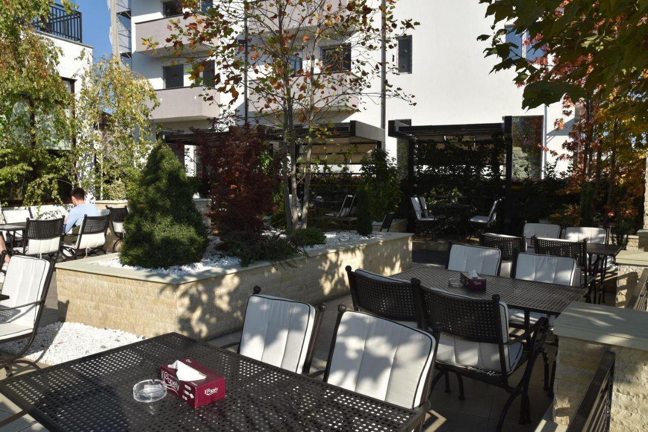 Hotel Bulevard Râmnicu Vâlcea エクステリア 写真
