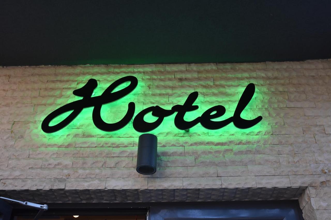 Hotel Bulevard Râmnicu Vâlcea エクステリア 写真