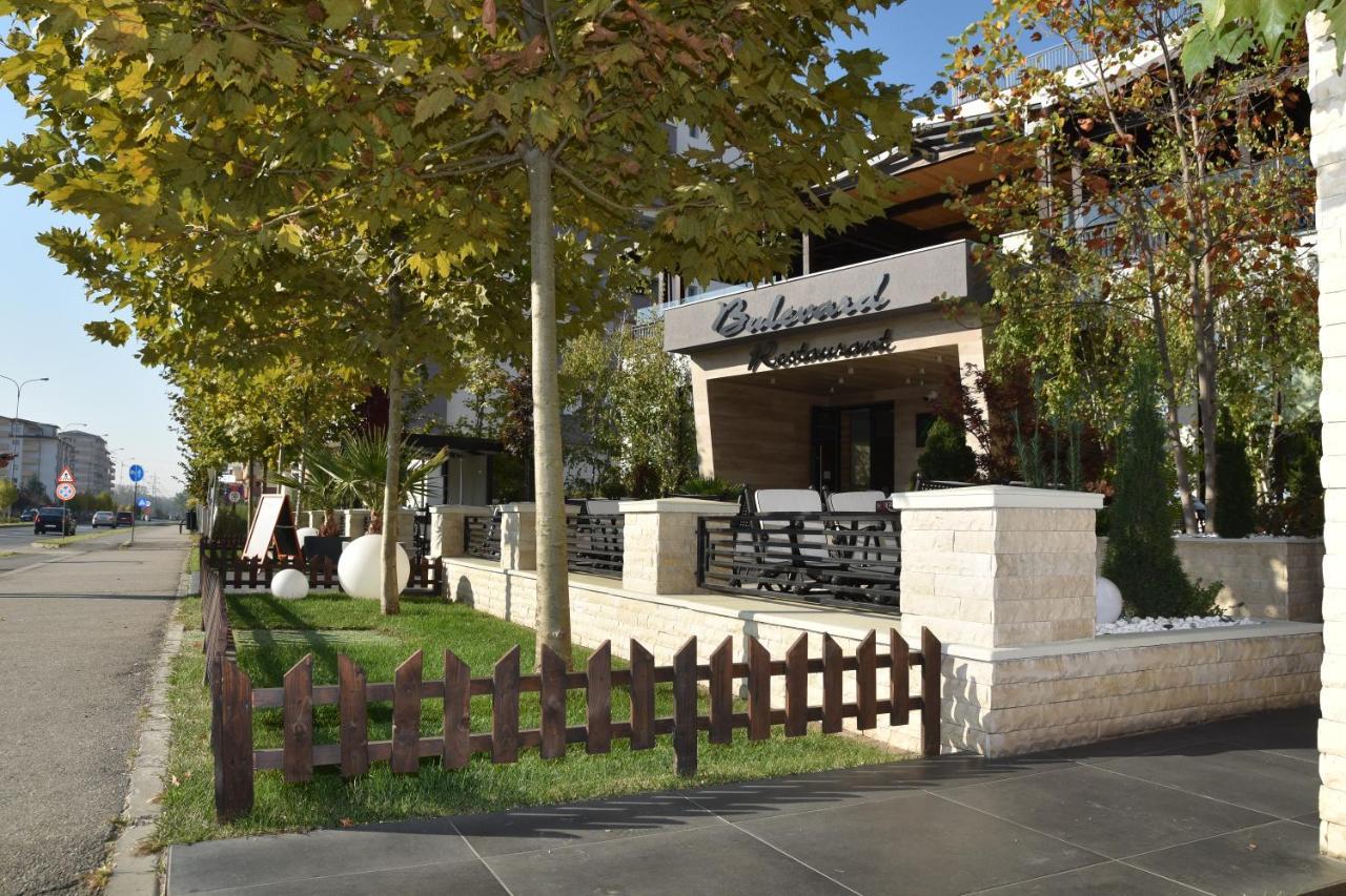 Hotel Bulevard Râmnicu Vâlcea エクステリア 写真